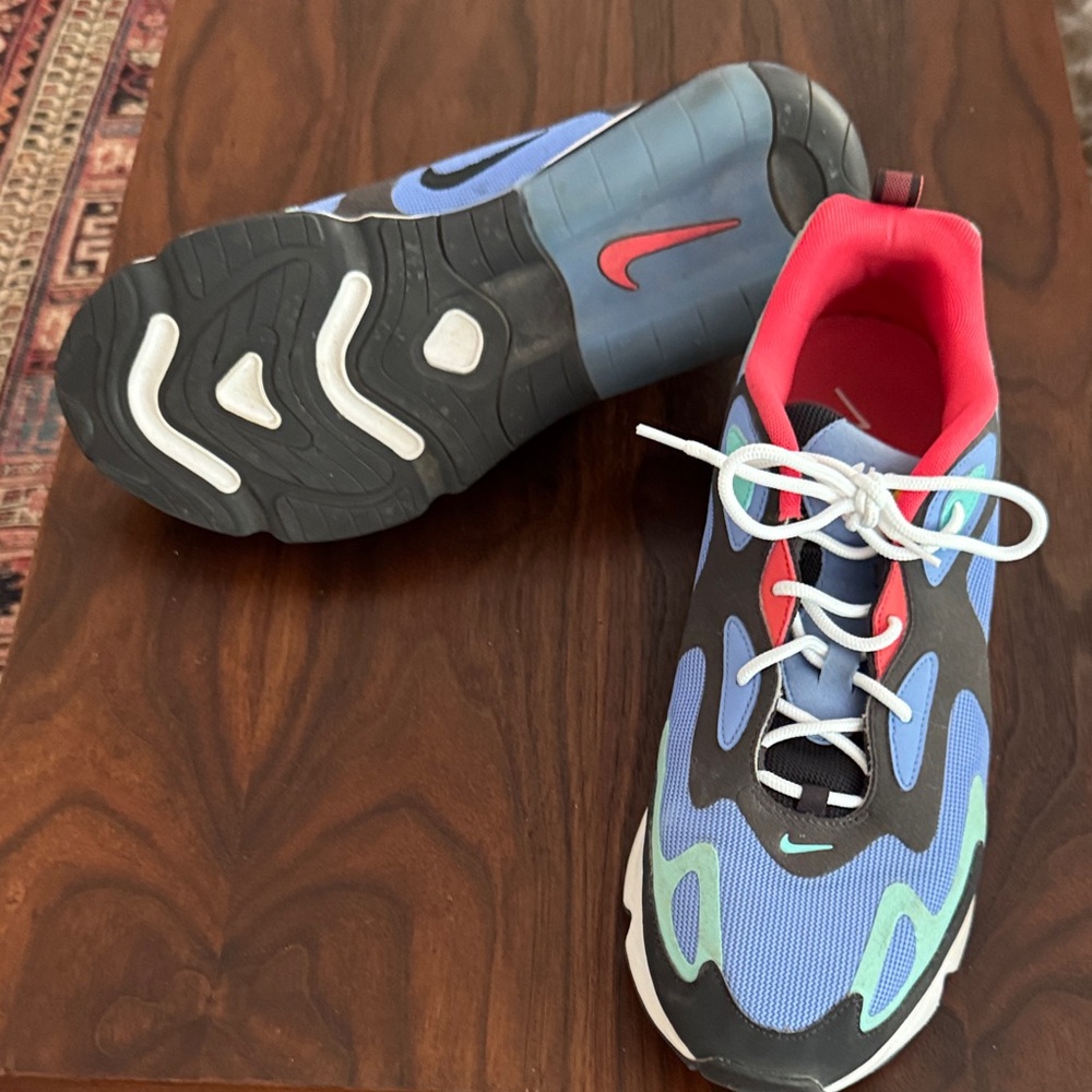 Nike Air Max 200 in Blue and Black - Picture 2 of 2